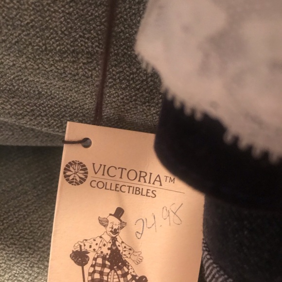 DECORATIVE CHOIR BOY DOLL! - Picture 3 of 3